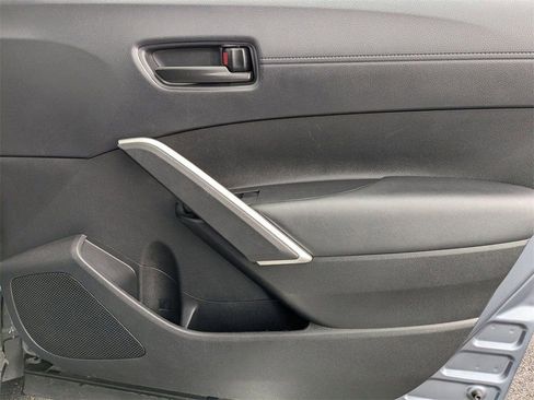 Used 2024 Toyota Corolla Cross LE image 37