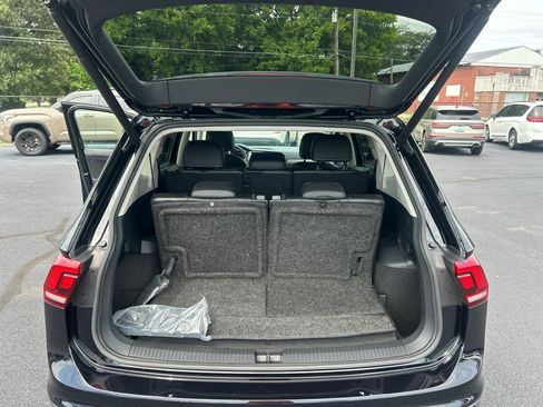 Used 2021 Volkswagen Tiguan SEL w/ 3-Row Tiguan MDO Package FWD image 12