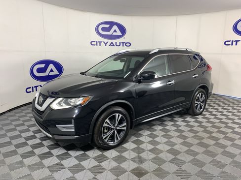 Used 2020 Nissan Rogue SV w/ Premium Package FWD image 7