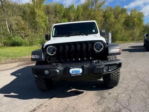 Used 2023 Jeep Wrangler Sport AWD/4WD image 3