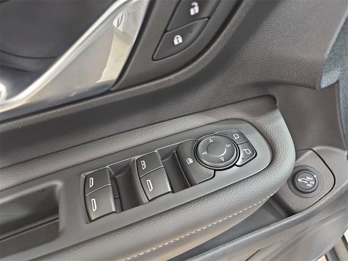 Used 2022 GMC Terrain SLE w/ Driver Convenience Package image 33