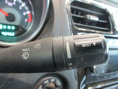 Used 2012 Chrysler 200 Touring image 13