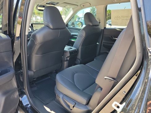 New 2026 Toyota Grand Highlander XLE FWD image 11