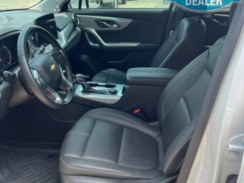 Used 2024 Chevrolet Blazer LT w/ Sound & Technology Package FWD image 5