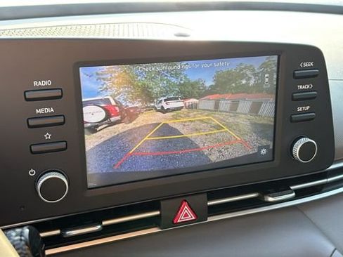 Used 2021 Hyundai Elantra SEL FWD image 16