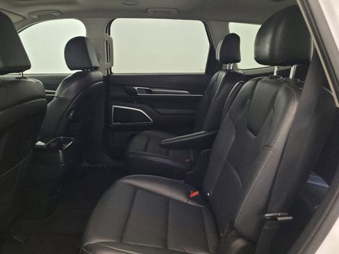 Used 2022 Kia Telluride S FWD image 18