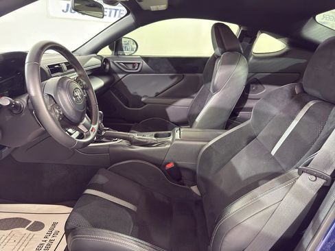 Used 2024 Toyota GR86 Premium image 13