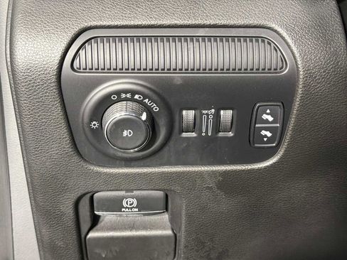 Used 2023 Jeep Wagoneer L Series II AWD/4WD image 33