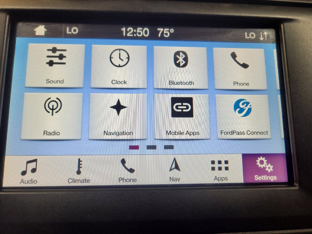 Used 2019 Ford Fusion SE FWD image 25