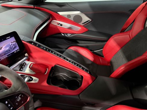 Used 2021 Chevrolet Corvette Stingray Preferred Cpe w/ Z51 Performance Package RWD image 40