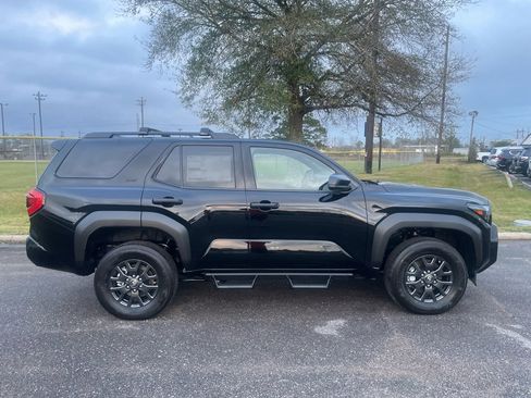 New 2026 Toyota 4Runner SR5 image 8