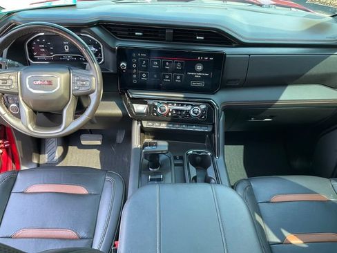 Used 2023 GMC Sierra 1500 AT4 w/ AT4 Premium Package AWD/4WD image 4