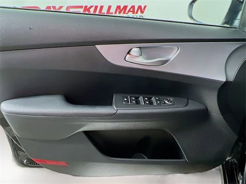 Used 2023 Kia Forte LXS image 28