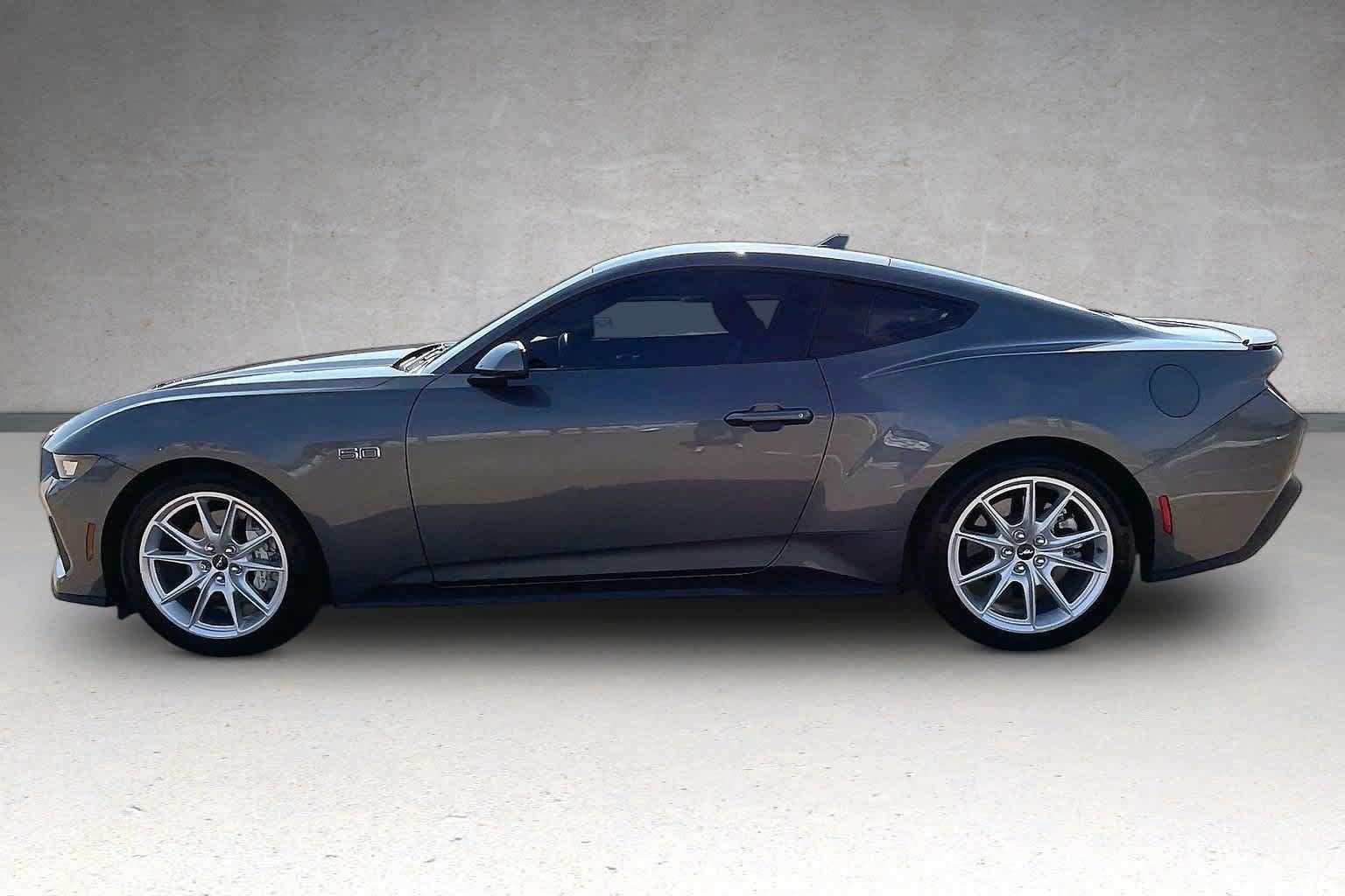 Used 2024 Ford Mustang GT Premium RWD image 3
