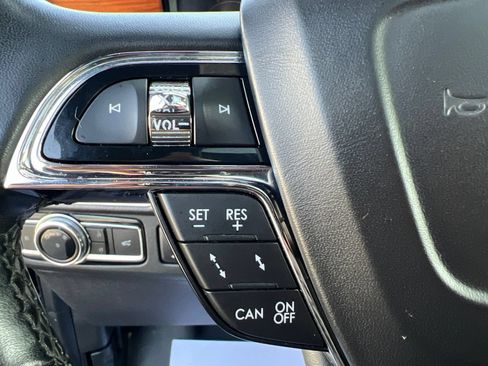 Used 2019 Lincoln Navigator L Reserve AWD/4WD image 37