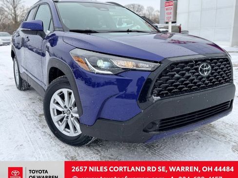 Used 2023 Toyota Corolla Cross LE image 1