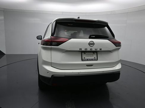 Used 2024 Nissan Rogue S FWD image 23
