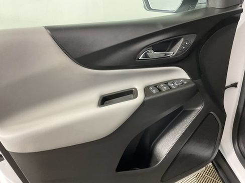 Used 2024 Chevrolet Equinox LS AWD/4WD image 16