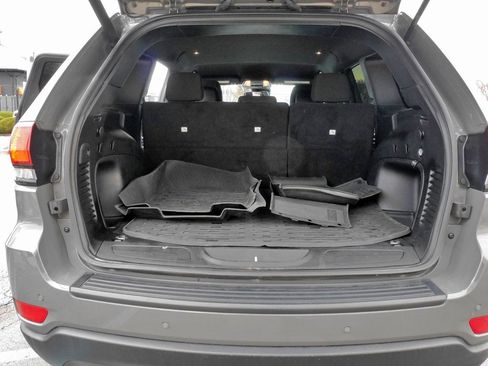 Used 2021 Jeep Grand Cherokee Freedom Edition image 16