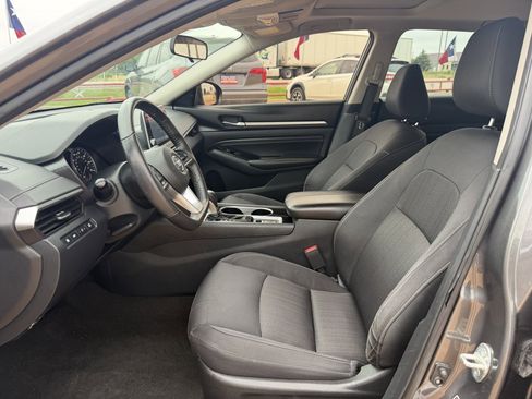 Used 2021 Nissan Altima 2.5 SV w/ SV Premium Package FWD image 19