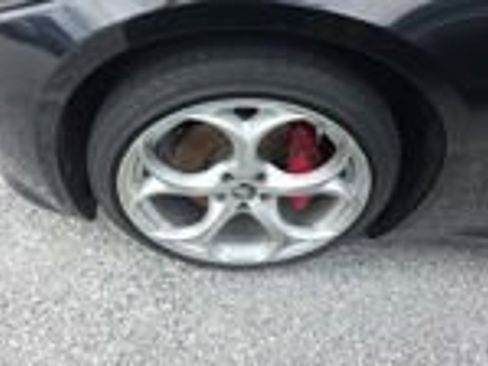 Used 2023 Alfa Romeo Giulia AWD w/ Quick Order Package 22X Lusso image 8