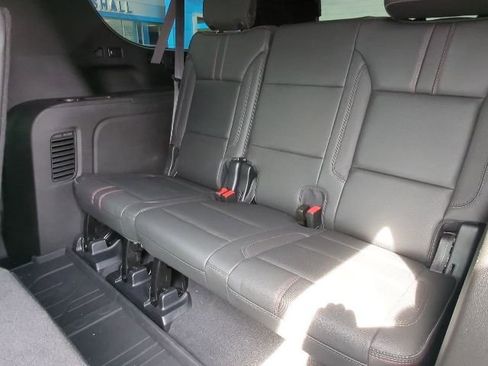 Used 2023 Chevrolet Suburban RST AWD/4WD image 25
