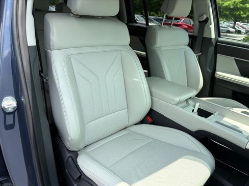 Certified 2025 Hyundai Santa Fe SEL AWD/4WD image 17