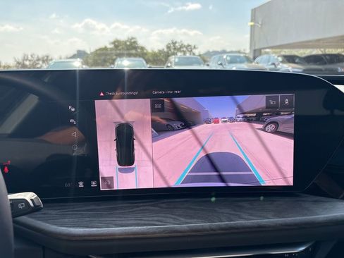 Used 2025 Audi Q5 Premium w/ Convenience Package image 25