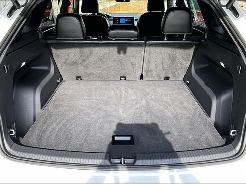 Used 2025 Volkswagen Atlas Cross Sport SE image 36