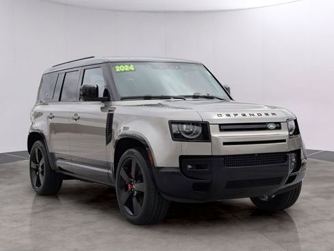 Certified 2024 Land Rover Defender 110 X-Dynamic SE AWD/4WD image 3