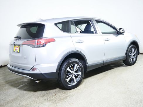 Used 2018 Toyota RAV4 XLE image 7