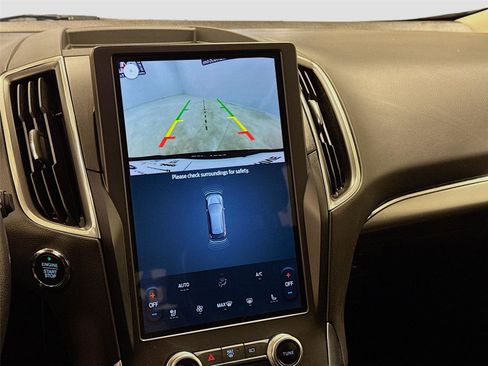 Used 2024 Ford Edge Titanium image 13