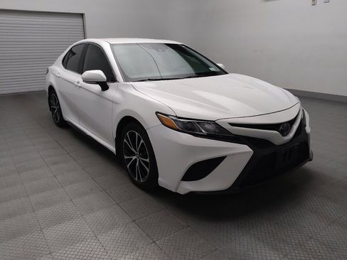 Used 2020 Toyota Camry SE w/ Convenience Package image 13