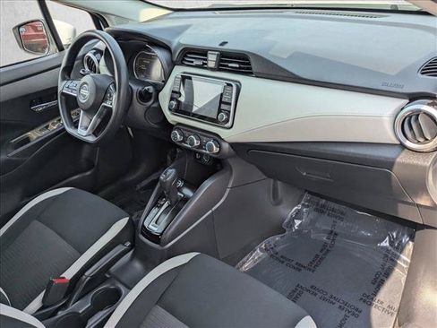 Used 2022 Nissan Versa SV FWD image 19