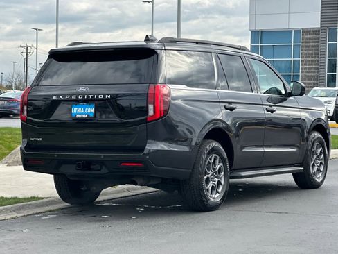 Certified 2025 Ford Expedition Active image 2