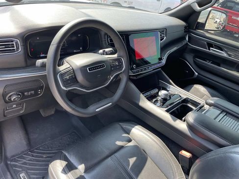 Used 2022 Jeep Wagoneer Series II AWD/4WD image 41
