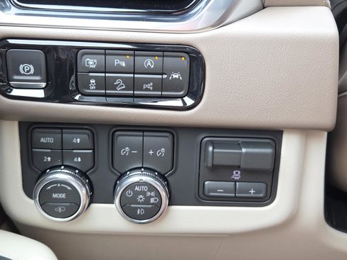 New 2026 GMC Yukon XL Denali w/ Denali Reserve Package AWD/4WD image 27