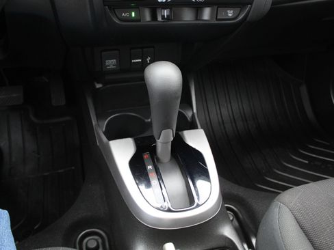 Used 2016 Honda Fit EX image 32
