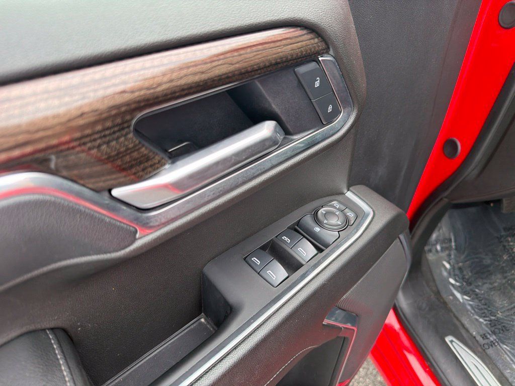 Used 2025 Chevrolet Silverado 1500 LT AWD/4WD image 15
