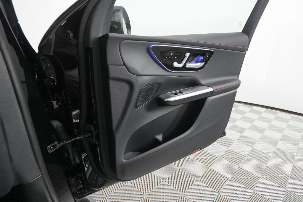 Used 2025 Mercedes-Benz GLC 43 AMG 4MATIC image 21