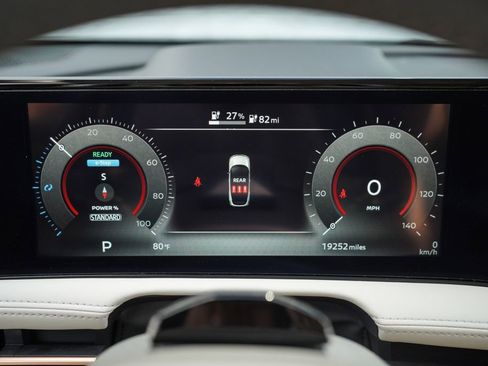 Used 2023 Nissan Ariya FWD image 27