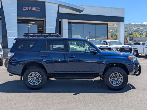 Used 2019 Toyota 4Runner SR5 Premium w/ Wilderness Package AWD/4WD image 6