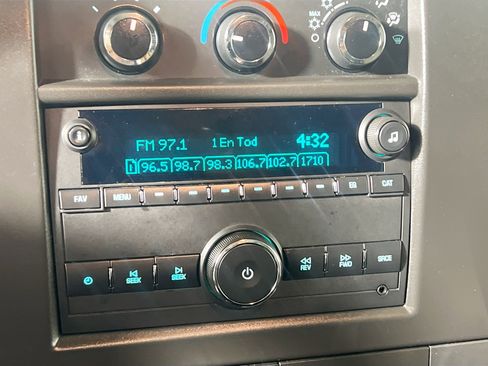 Used 2020 GMC Savana 3500 RWD image 23