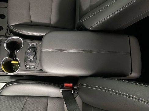 Used 2024 GMC Terrain SLT w/ Elevation Edition AWD/4WD image 20