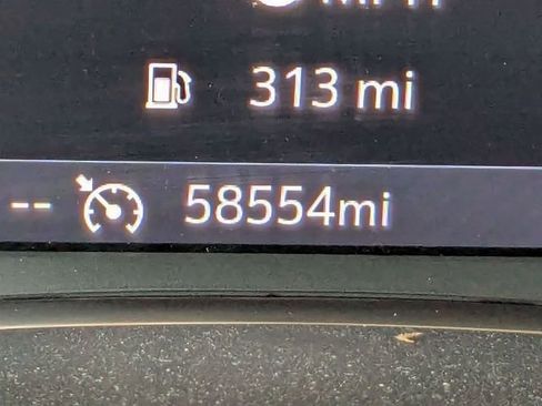 Used 2024 GMC Terrain SLT image 20