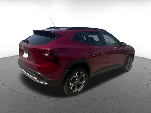 Used 2025 Chevrolet Trax LT image 15