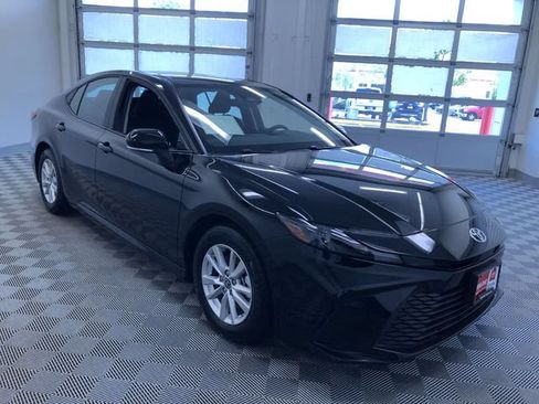 Used 2026 Toyota Camry LE FWD image 36
