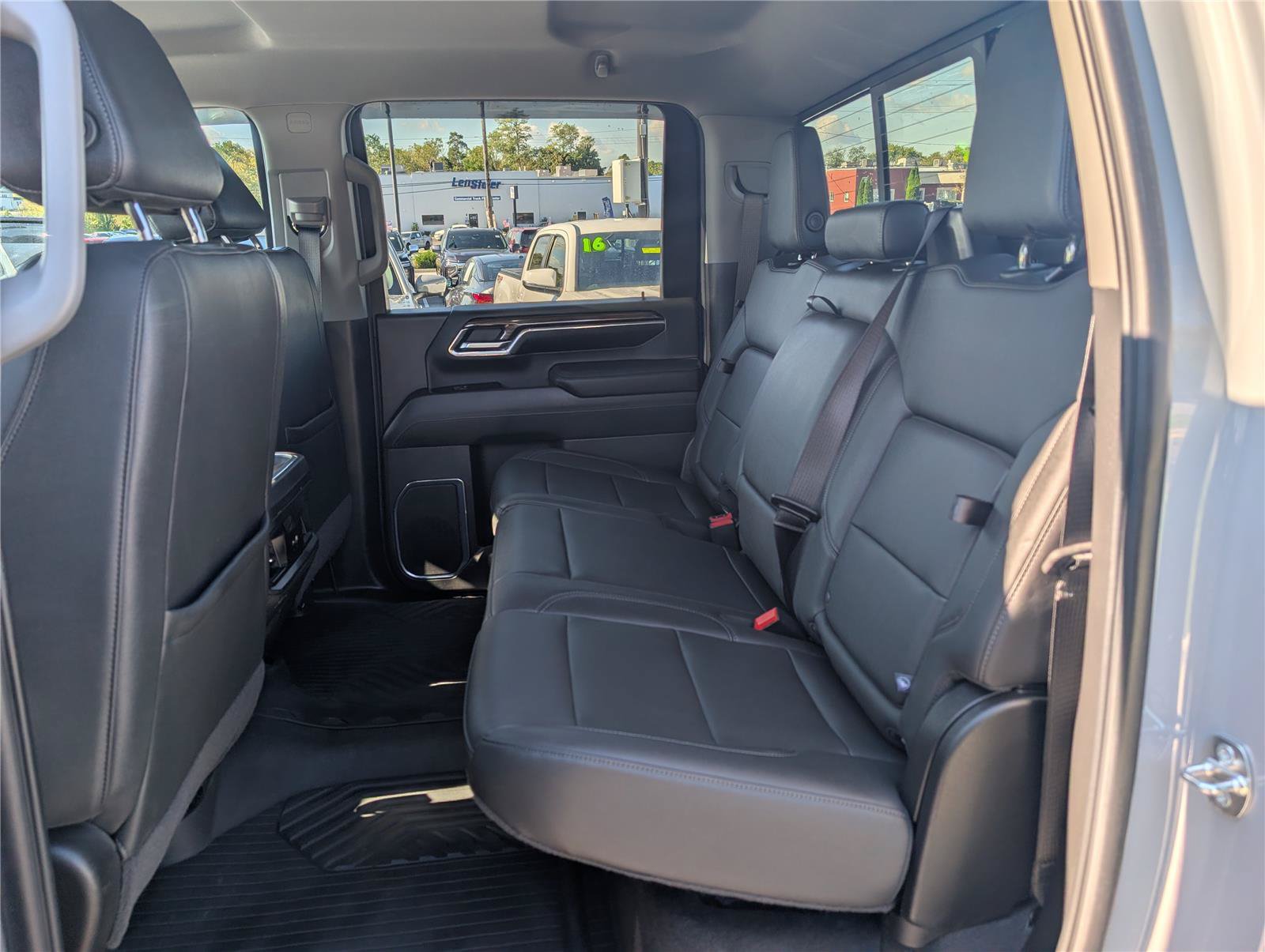 Used 2024 Chevrolet Silverado 2500 LT AWD/4WD image 18
