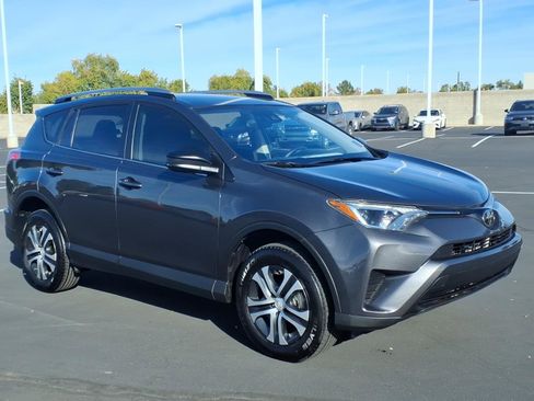 Used 2017 Toyota RAV4 LE image 5