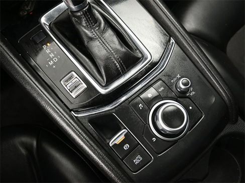 Used 2017 MAZDA CX-5 Touring w/ Preferred Equipment Package image 16